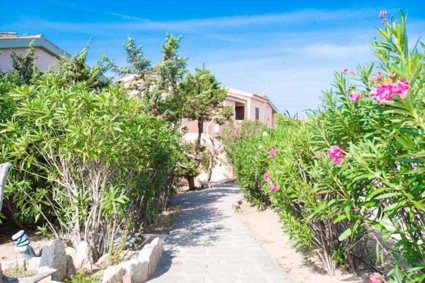 Baia Delle Mimose Apart otel Badesi Dış mekan fotoğraf