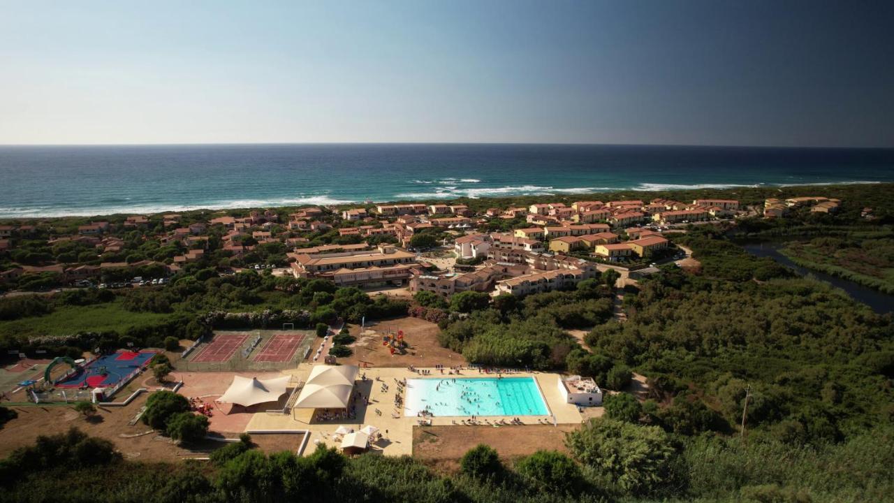 Baia Delle Mimose Apart otel Badesi Dış mekan fotoğraf