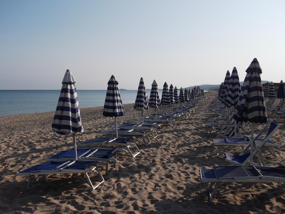 Baia Delle Mimose Apart otel Badesi Dış mekan fotoğraf