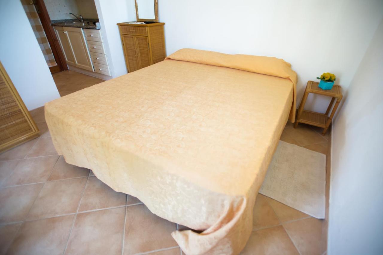 Baia Delle Mimose Apart otel Badesi Dış mekan fotoğraf